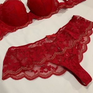 VS Dream Angels Red Lace Thong BNWT